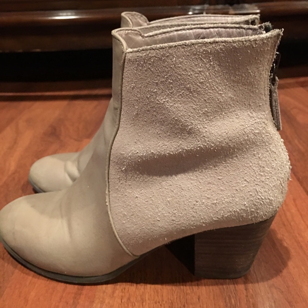 Sole Society nude ankle booties